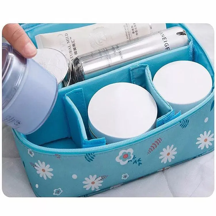 Makeup organizer bag