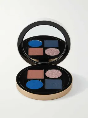 Ombres blue eyeshadow